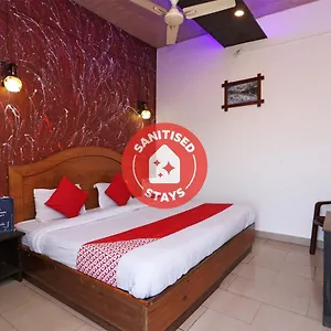 Hotel Oyo 73902 Vyttila Residency